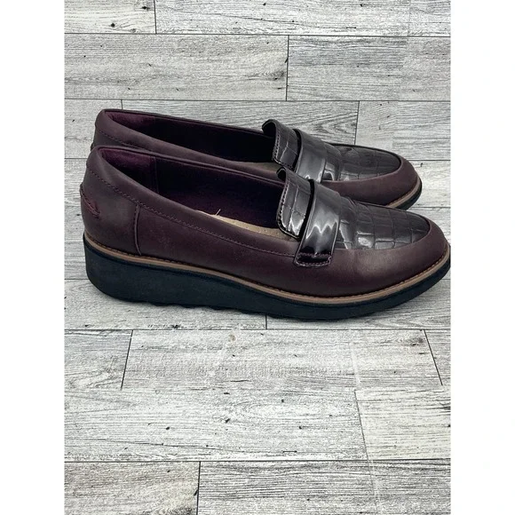 Clarks Collection Women Burgundy Leather Croc Embossed Wedge Loafers Size 8 M - Picture 3 of 10